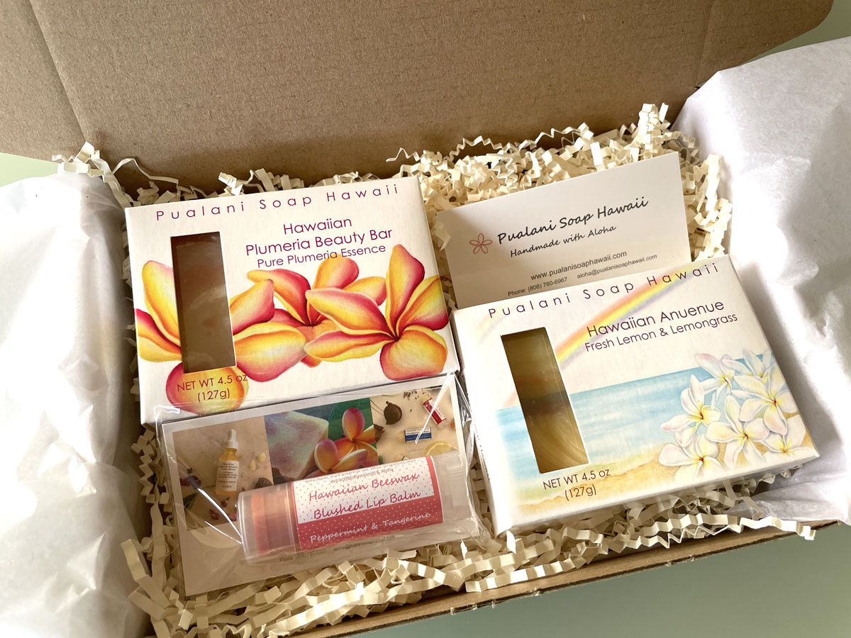 Hawaiian Soap Gift Box with Hawaiian Beeswax Lip Balm Hawaiian Soap Gift Box with Hawaiian Beeswax Lip Balm