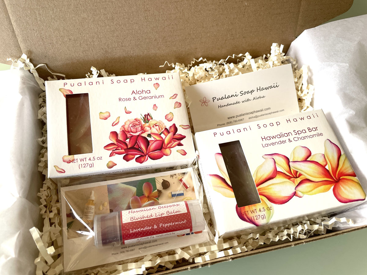 Hawaiian Soap Gift Box with Hawaiian Beeswax Lip Balm Hawaiian Soap Gift Box with Hawaiian Beeswax Lip Balm