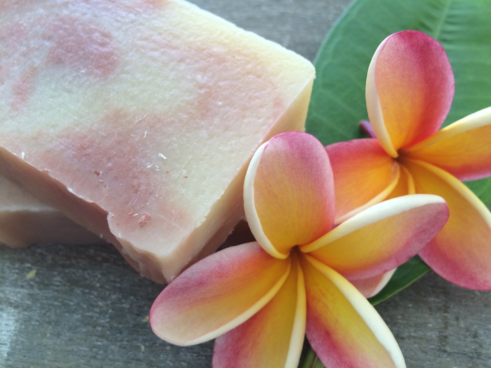 Mini Hawaiian Plumeria Beauty Bar with Pure Plumeria Essence 2oz Mini Hawaiian Plumeria Beauty Bar with Pure Plumeria Essence 2oz